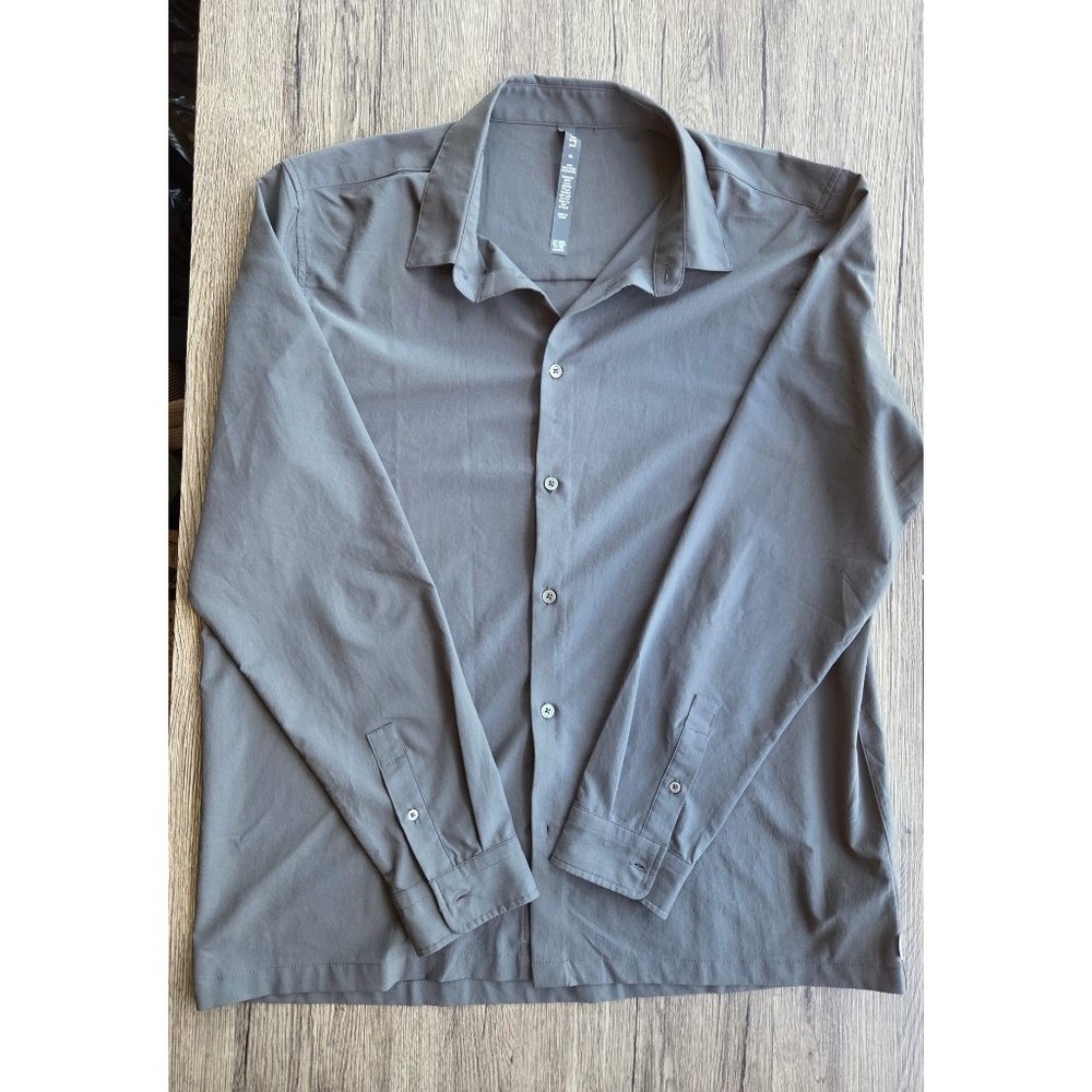 Vuori Mens XL Manhattan Button Down Shirt Gray Athleisure Minimalist Capsule